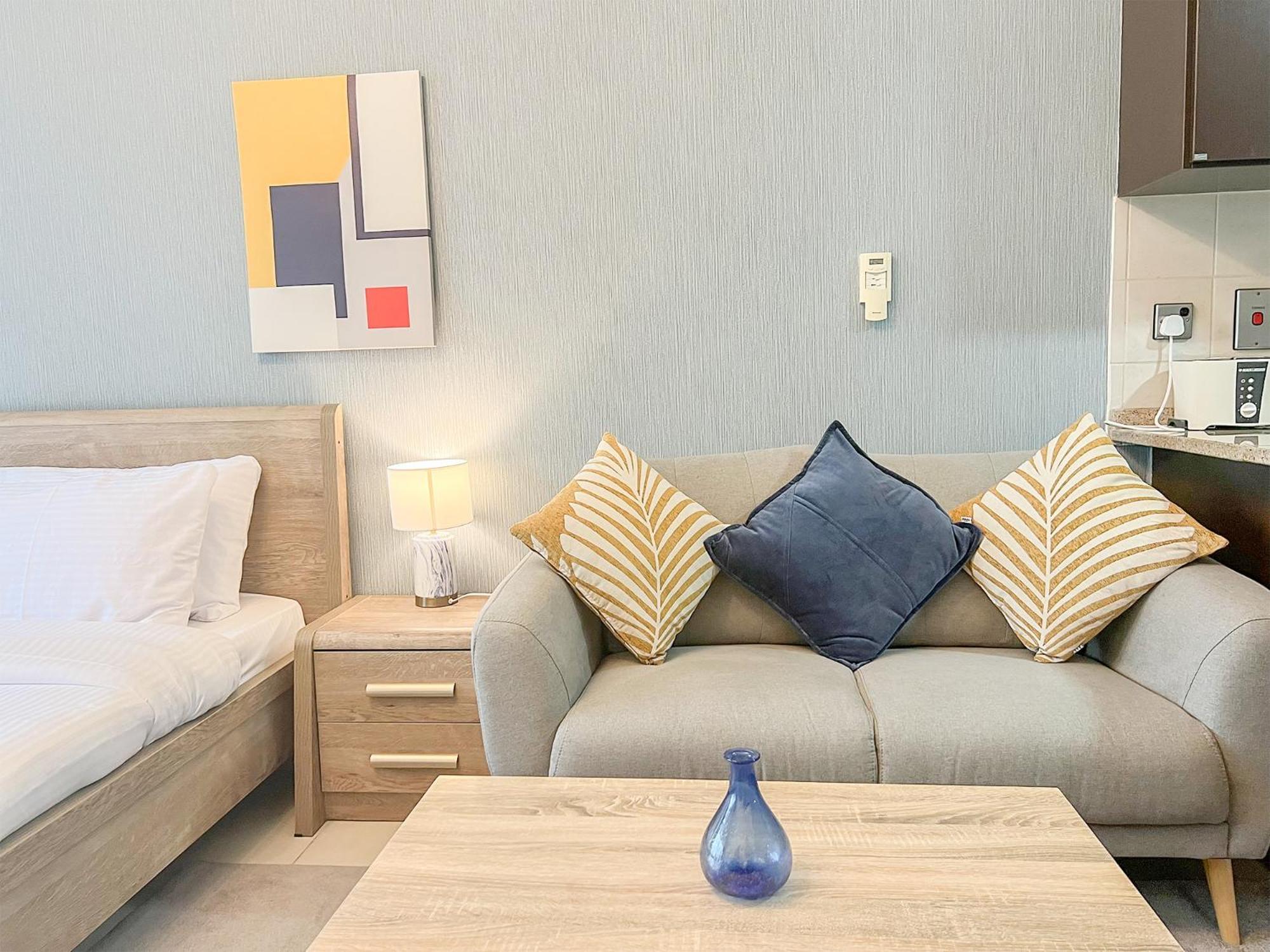 Cosmos Living Spacious With Balcony Apartment *