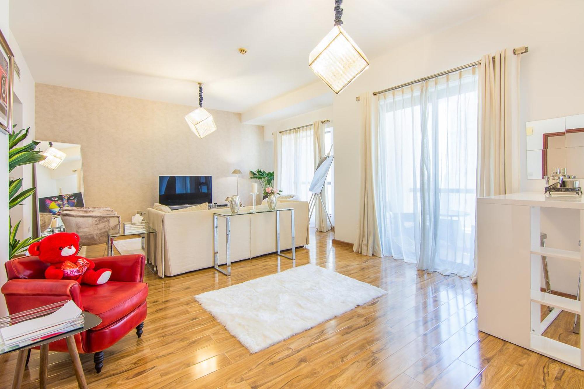 Appartement Huge 1br In Jbr *