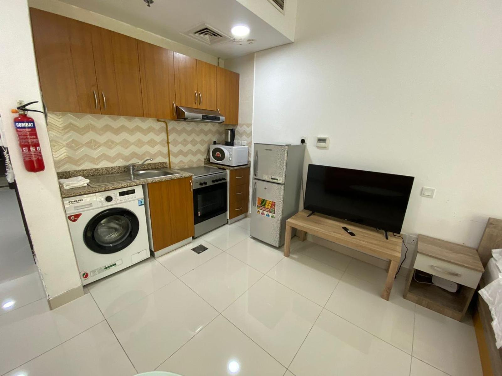 Cute And Small Partitions For Girls In Dubai- Female Guests Only فتيات فقط * Dubai