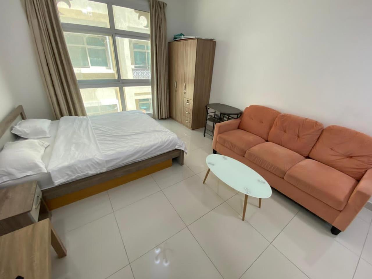 Cute And Small Partitions For Girls In Dubai- Female Guests Only فتيات فقط Dubai