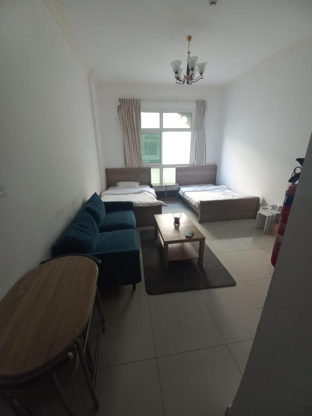 Cute And Small Partitions For Girls In Dubai- Female Guests Only فتيات فقط Apartament