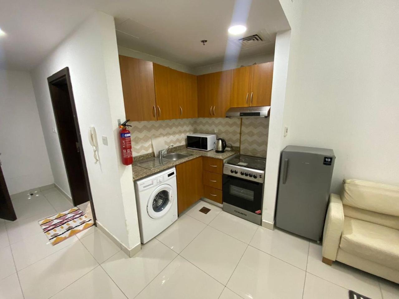 Apartamento Cute And Small Partitions For Girls In Dubai- Female Guests Only فتيات فقط Dubai