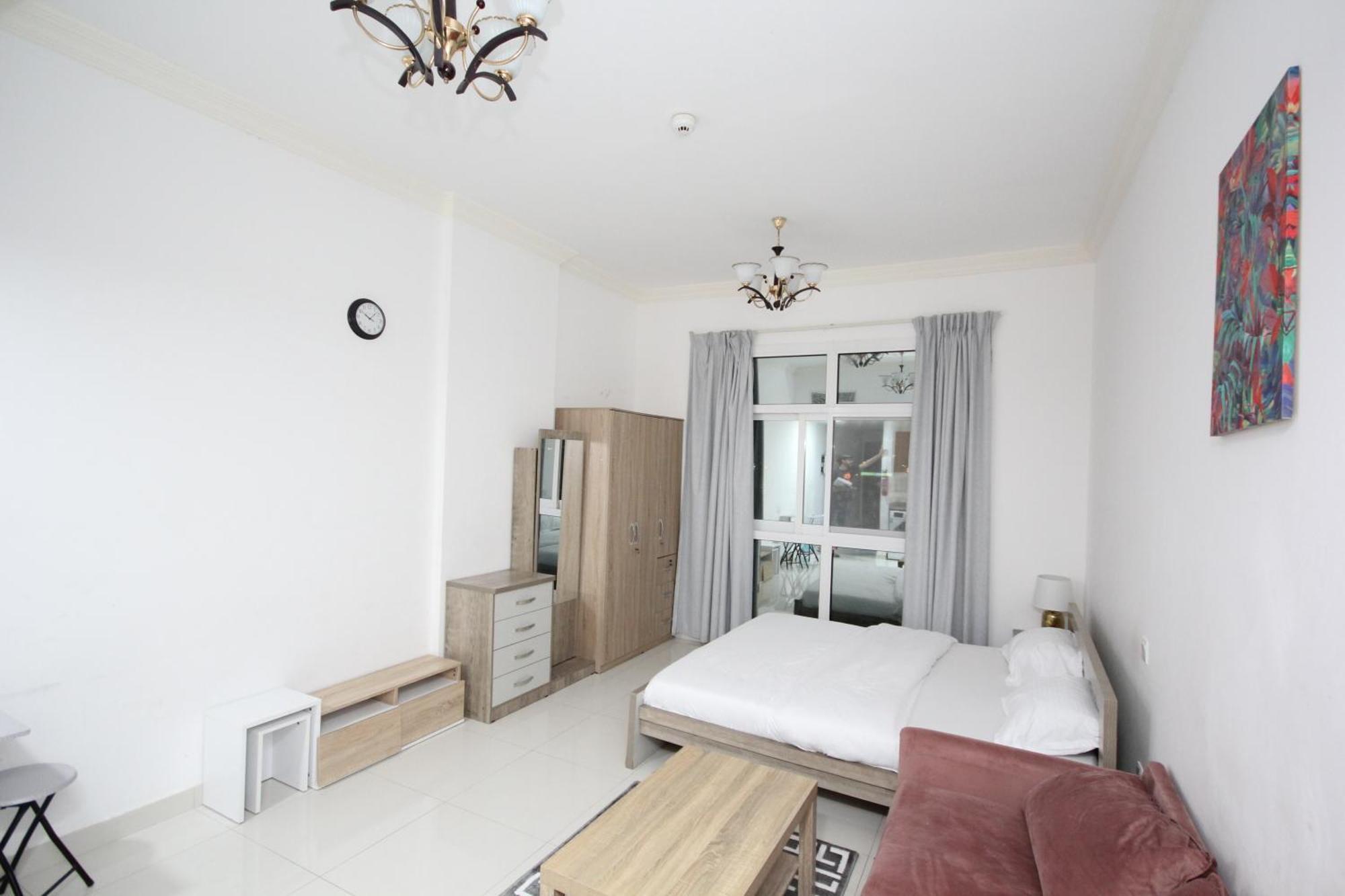 Cute And Small Partitions For Girls In Dubai- Female Guests Only فتيات فقط Apartamento *