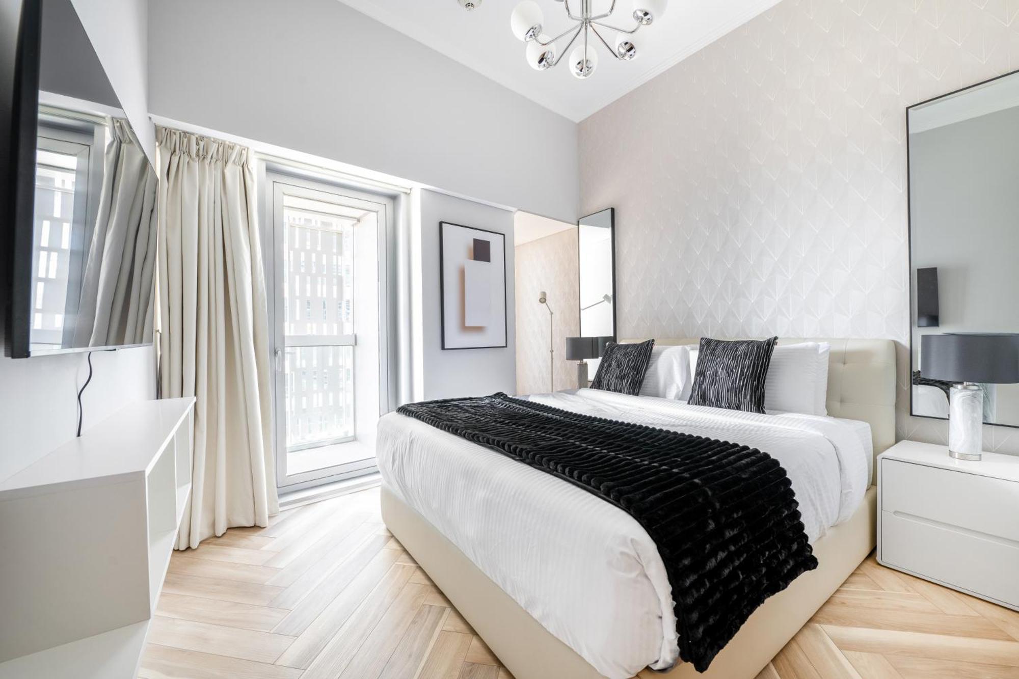 Luxury Iconic Cayan Tower - Free 5 Star Access! Apartamento Dubái