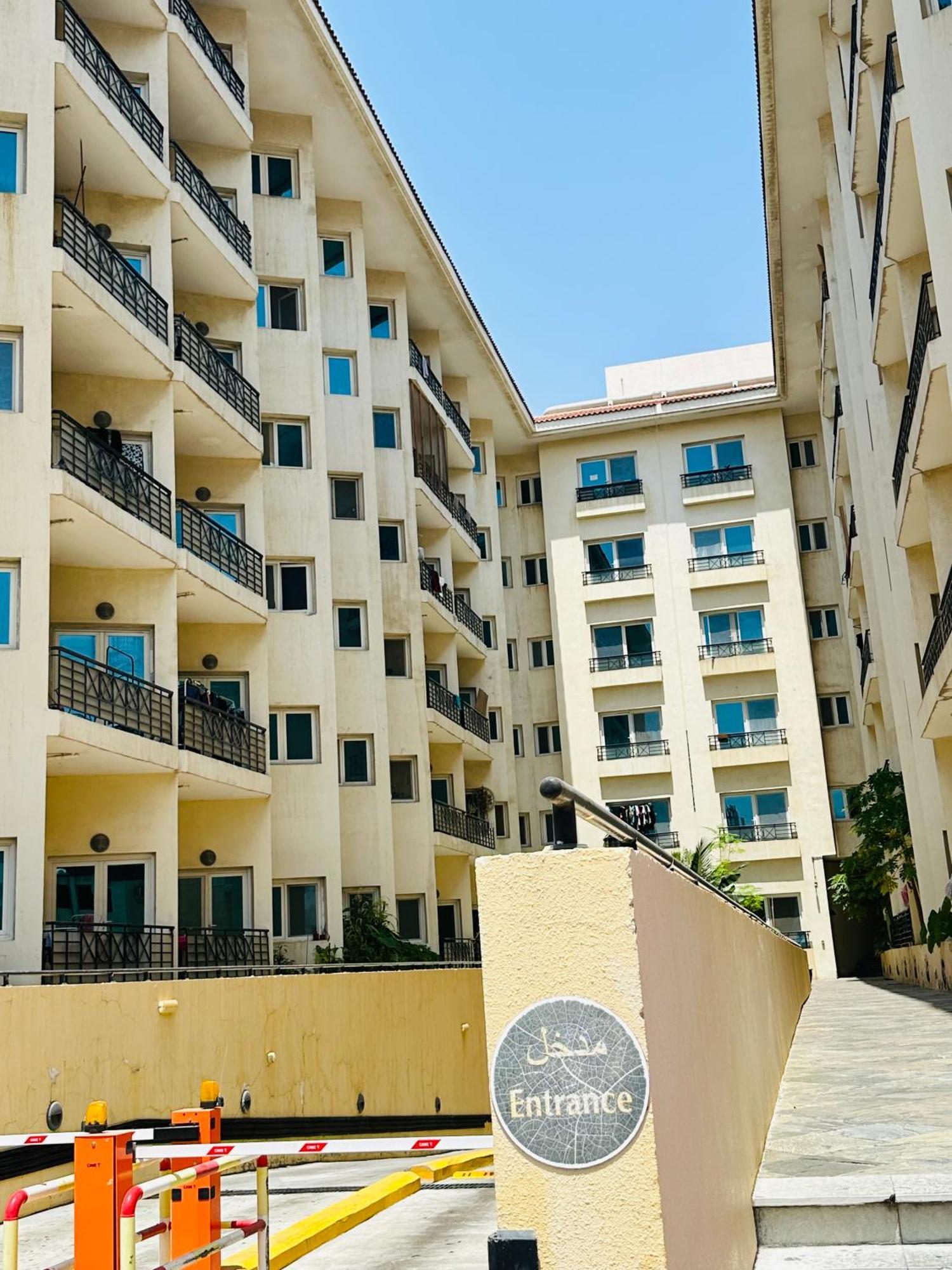 M02 Centre Residance Near Metro *