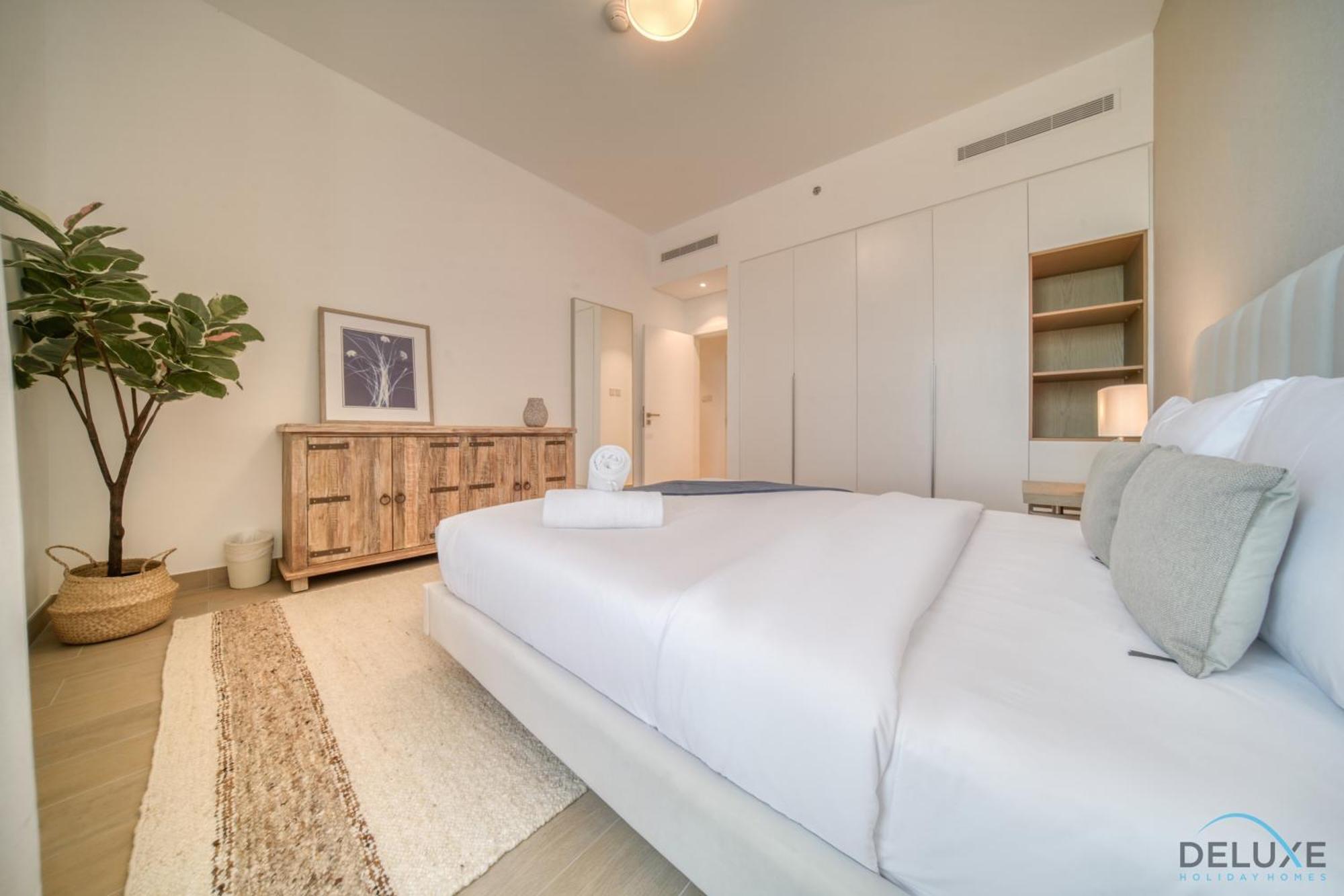Peaceful 4br Penthouse With Assistant At Le Pont Jumeirah By Deluxe Homes Dubái