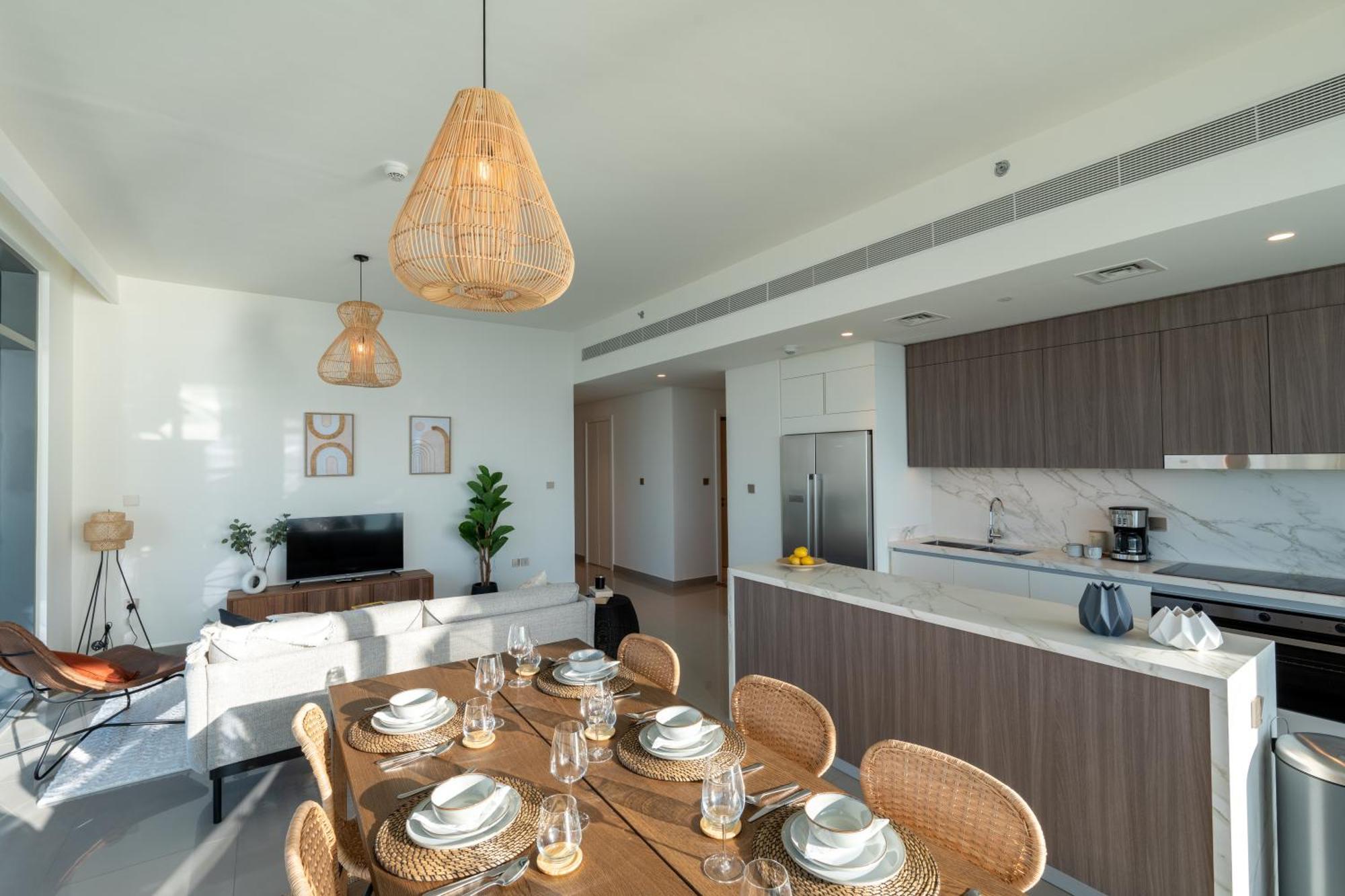Apartemen Elegant 3br With Private Beach Access *