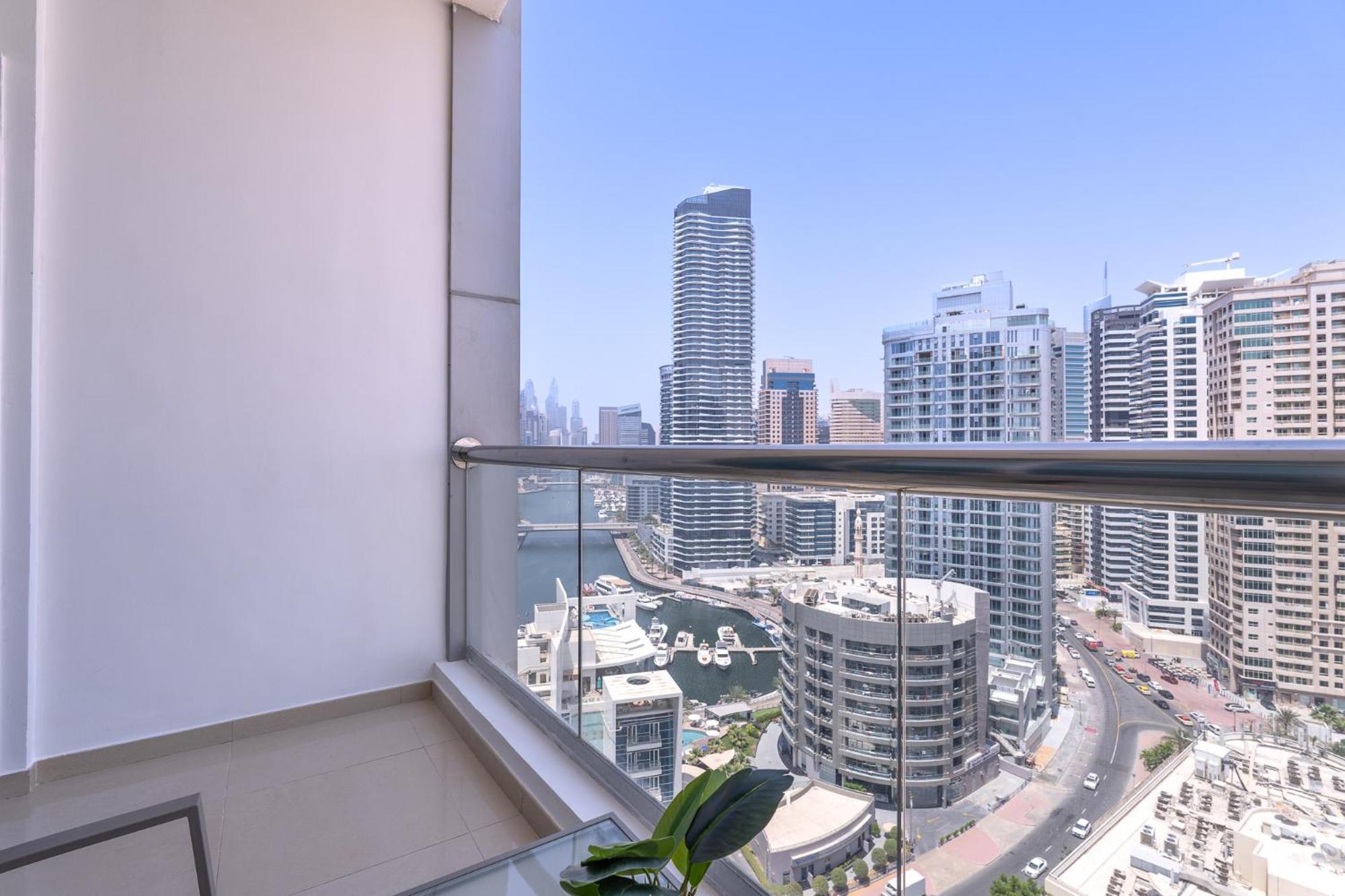Seaside Serenity Stylish Marine-themed Appartement Dubaï