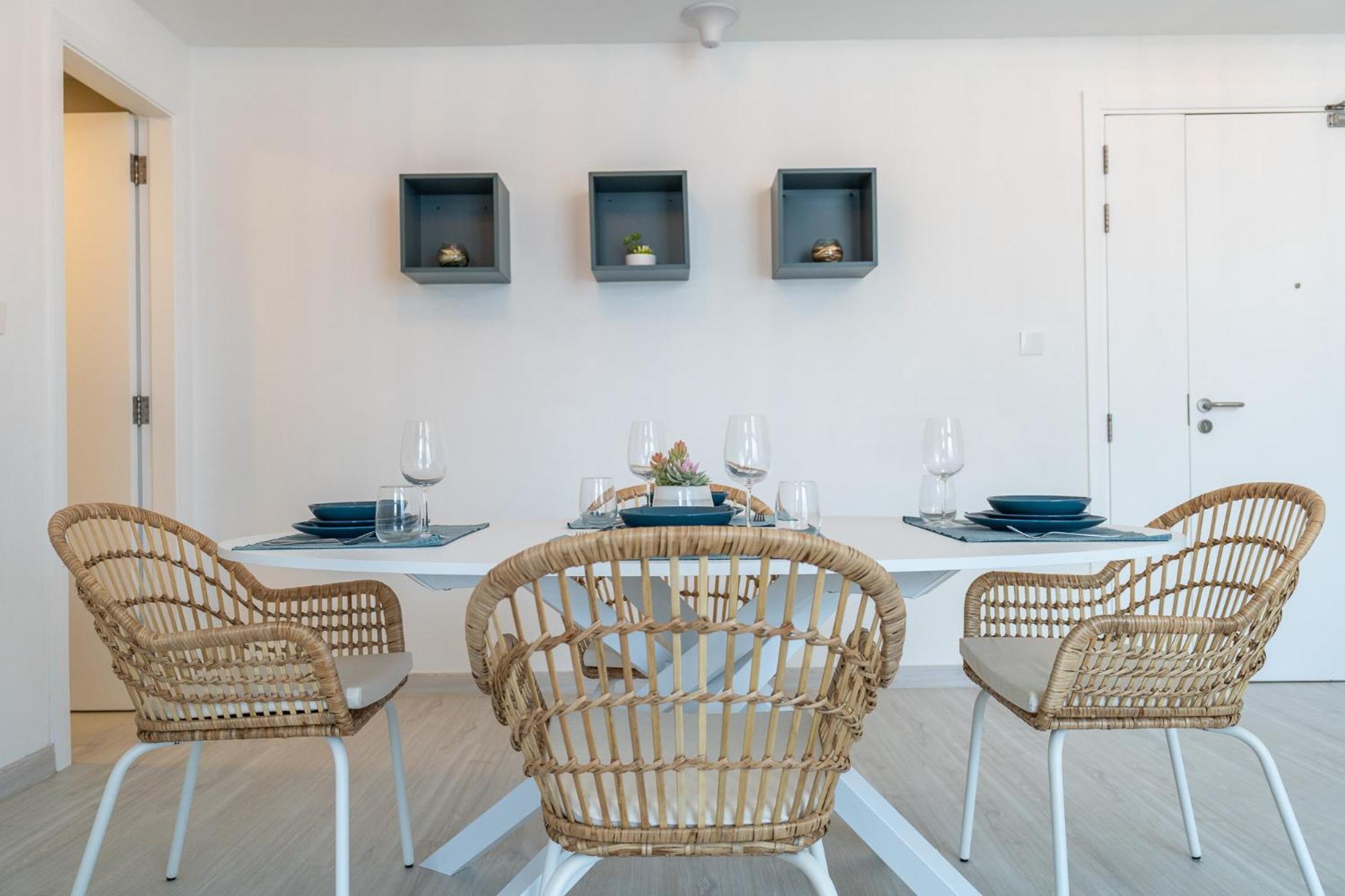Appartement Seaside Serenity Stylish Marine-themed *