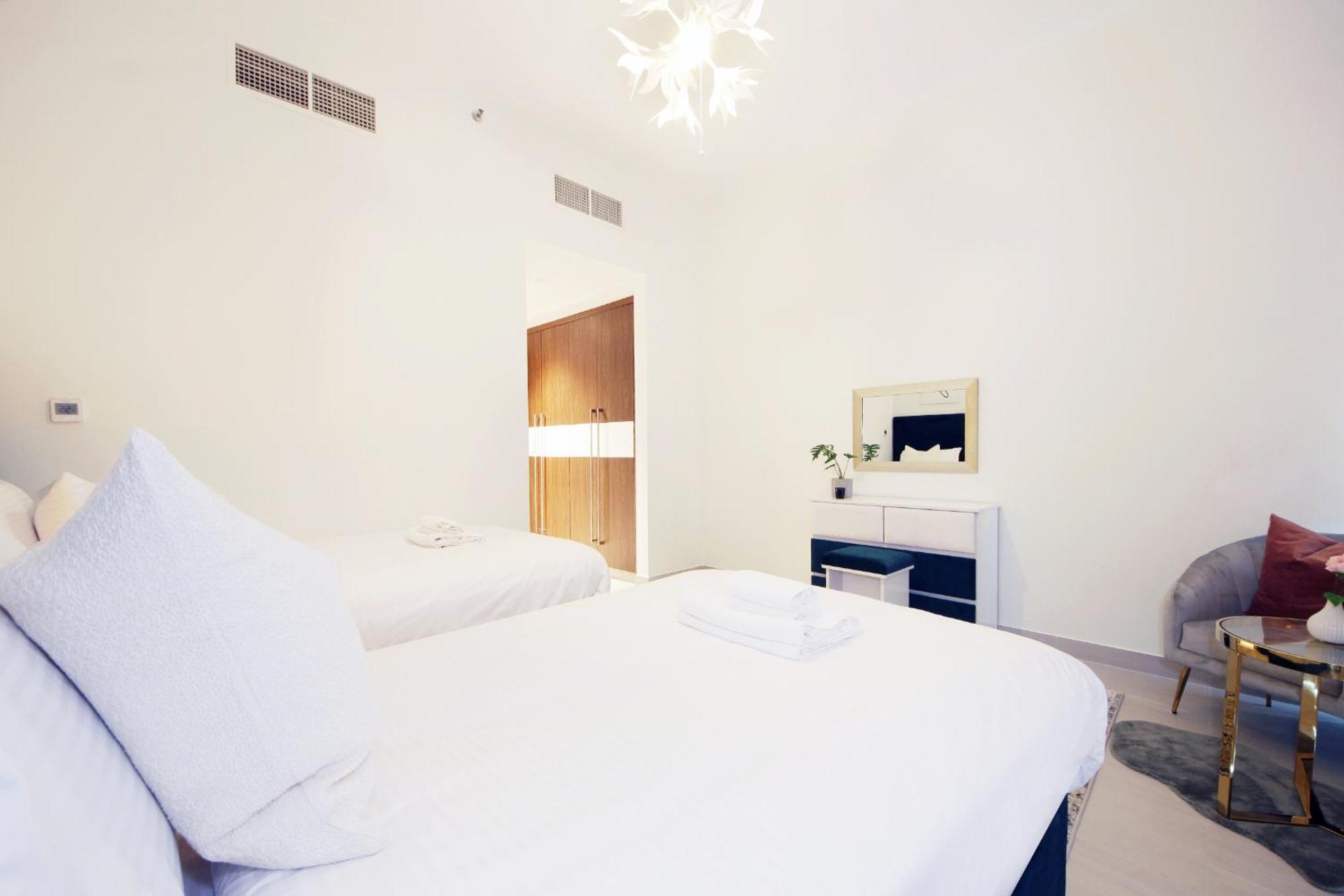 Luxury Staycation - Park Gate Residences Tower B Apartment *