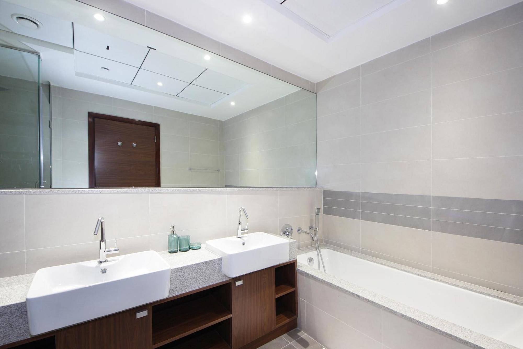 Apartment Luxury Staycation - Park Gate Residences Tower B *