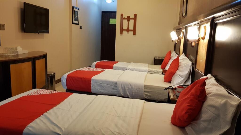 Rahab Hotel *