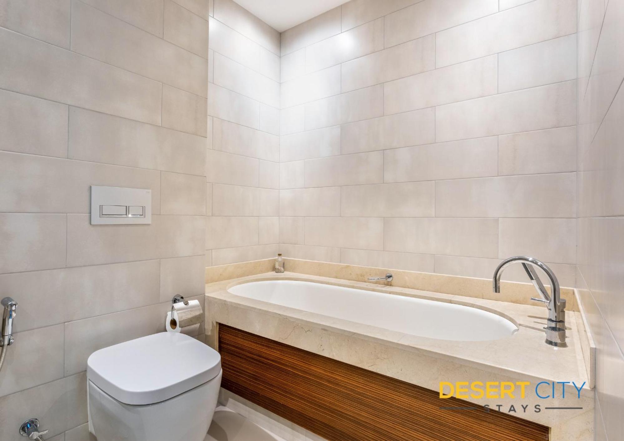2 Bed In Attessa Tower, Marina By Desert Appartement Dubai