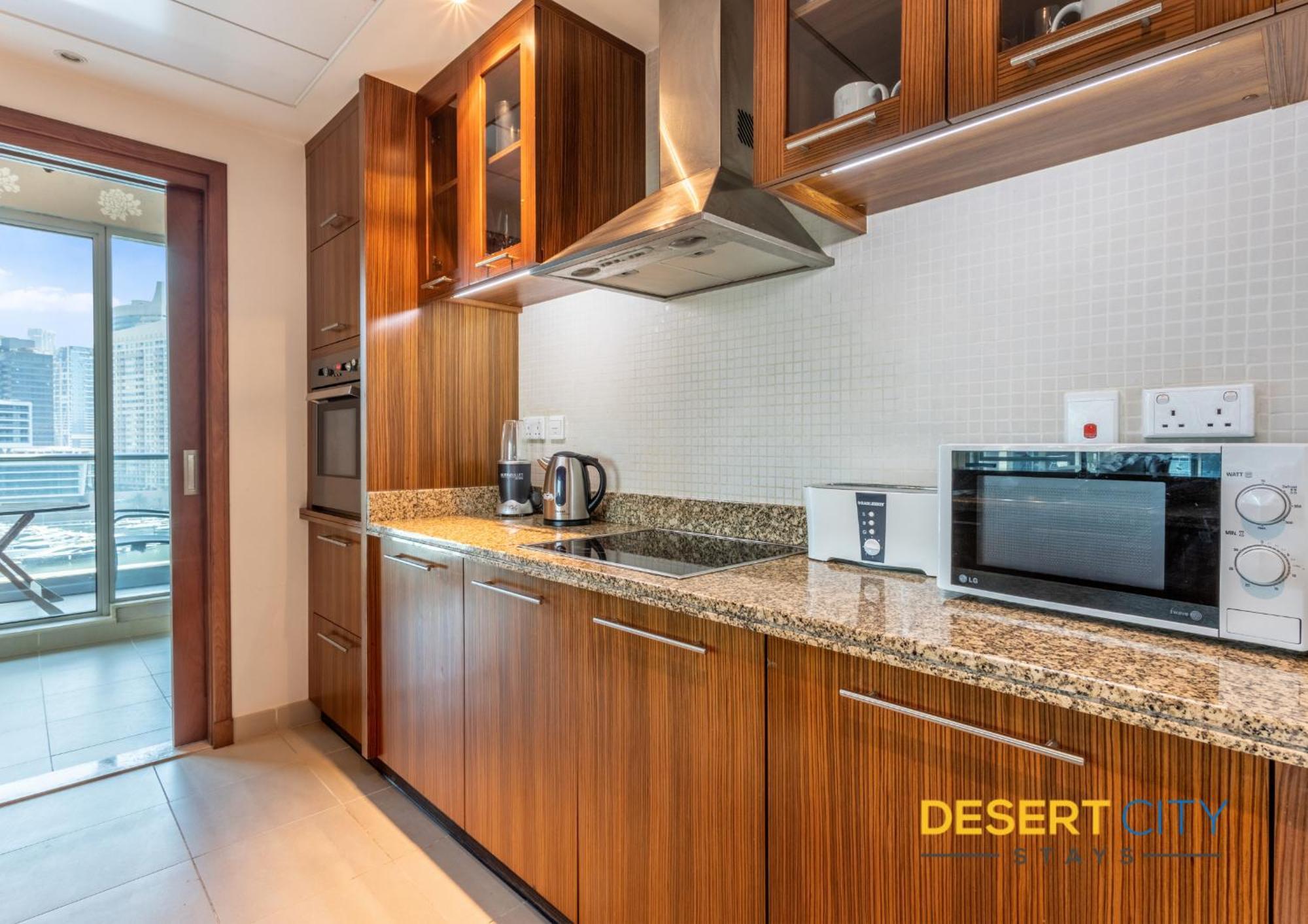 2 Bed In Attessa Tower, Marina By Desert Appartement