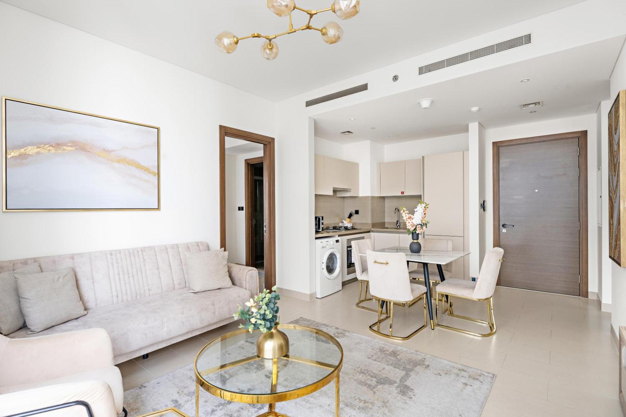 Beautiful 2 Bedroom Next To Business Bay - Sobha Creek Vista * Dubái