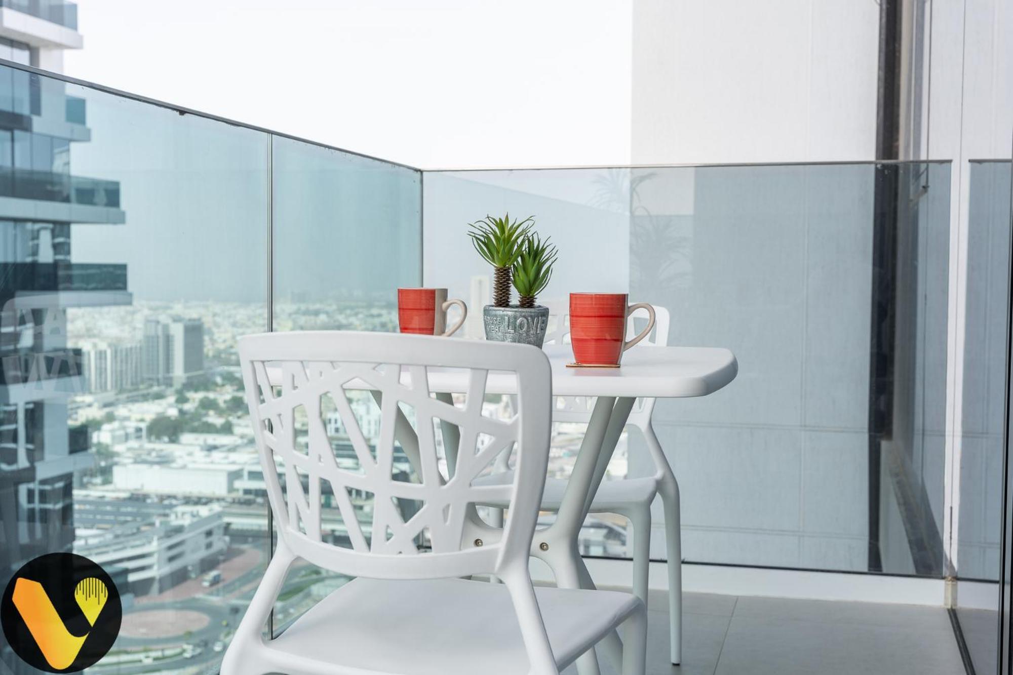 Vogue Al Wasl 1 West 13th Floor With Large Balcony For View Of Sheikh Zaid Road And One Za'abeel Tower And Burj Khalifa, Walkable To Metro With Easy Access To Sheikh Zayed Road & World Trade Centre Apartamento Dubai