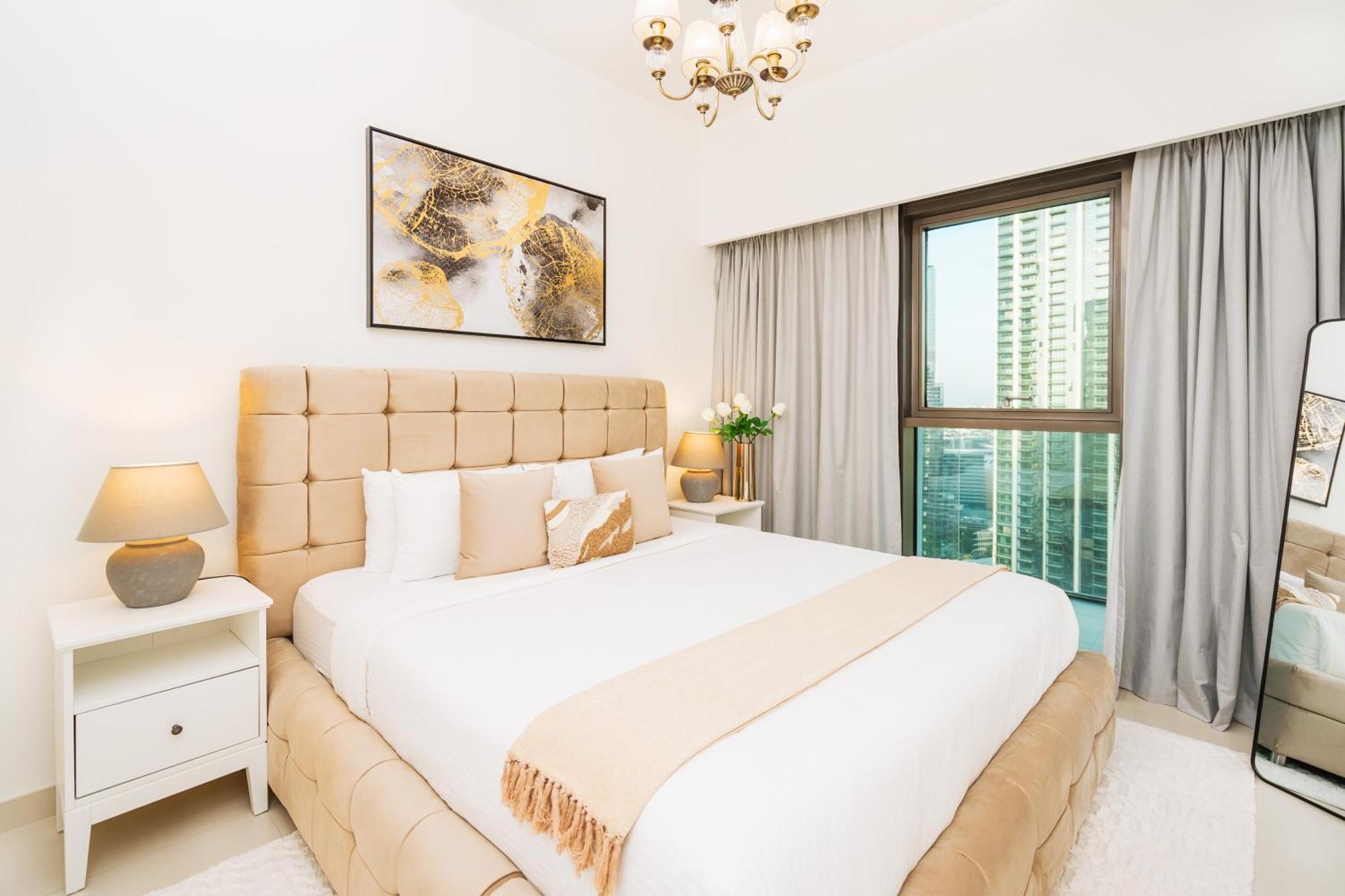 Prime Retreats @ Burj Crown By Emaar, Downtown Apartment