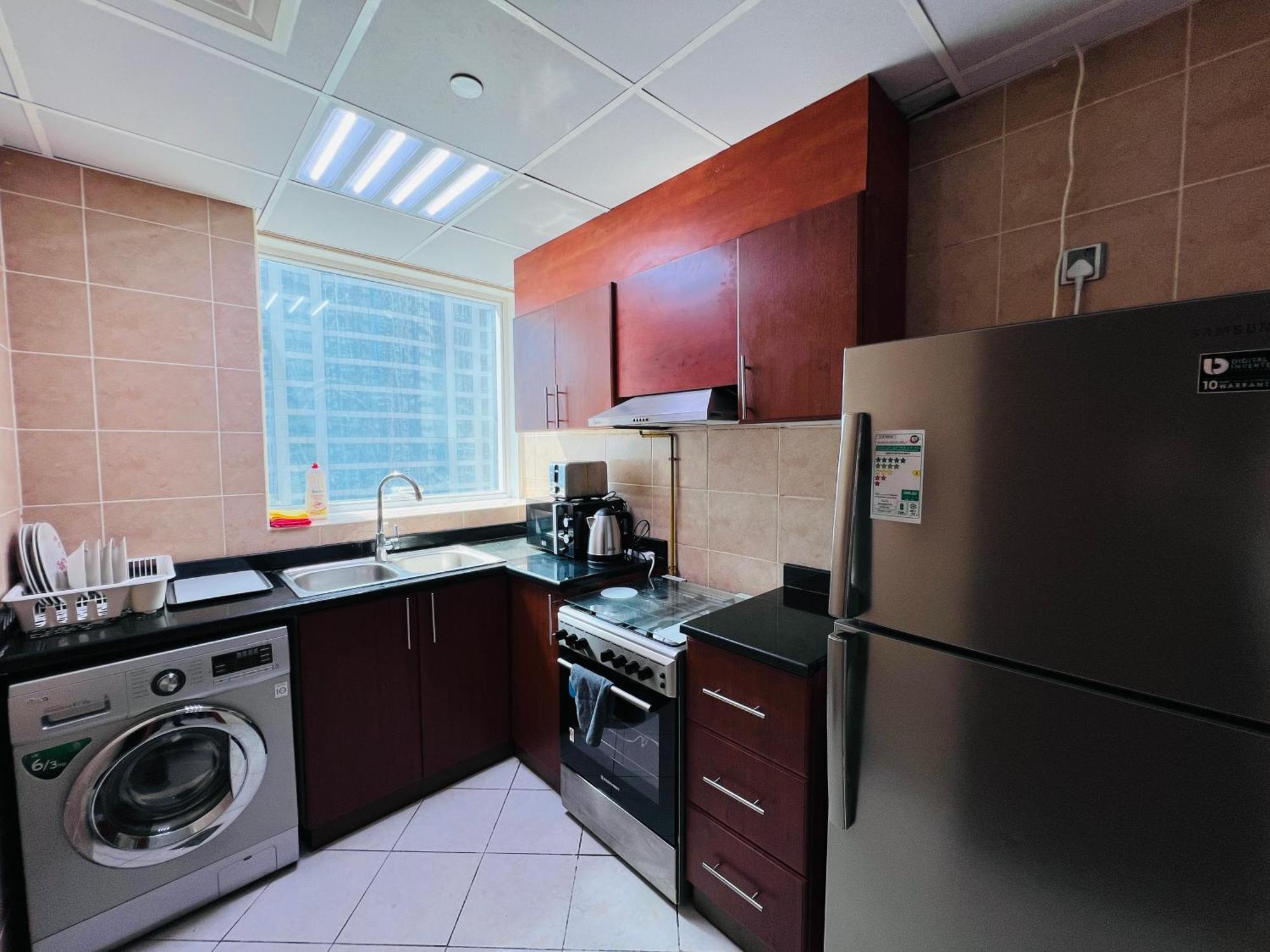 Stunning Views 1 Bedroom Flat, Near & Tram With Free Parking In Marina Appartement Dubaï