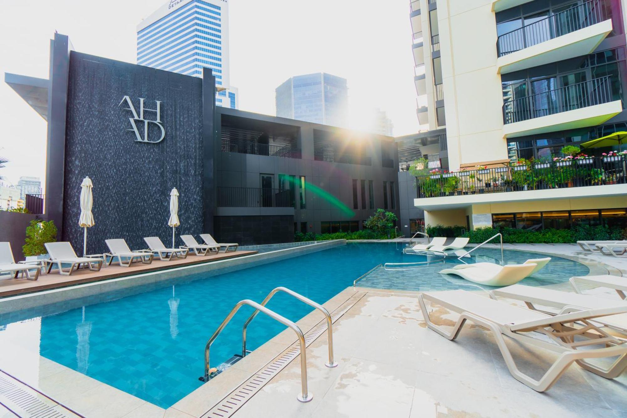 Capsule Flora Business Bay View Burj Khalifa-pool Table-game Arcade-projector-playstation 5