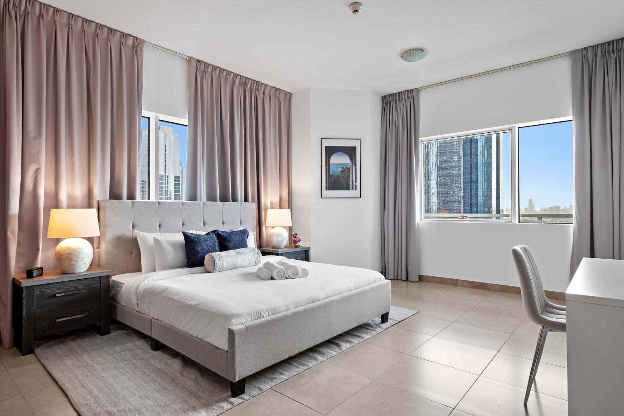 Appartement Stylish 2 Bedroom Apt With Free Parking & Fast Wifi *