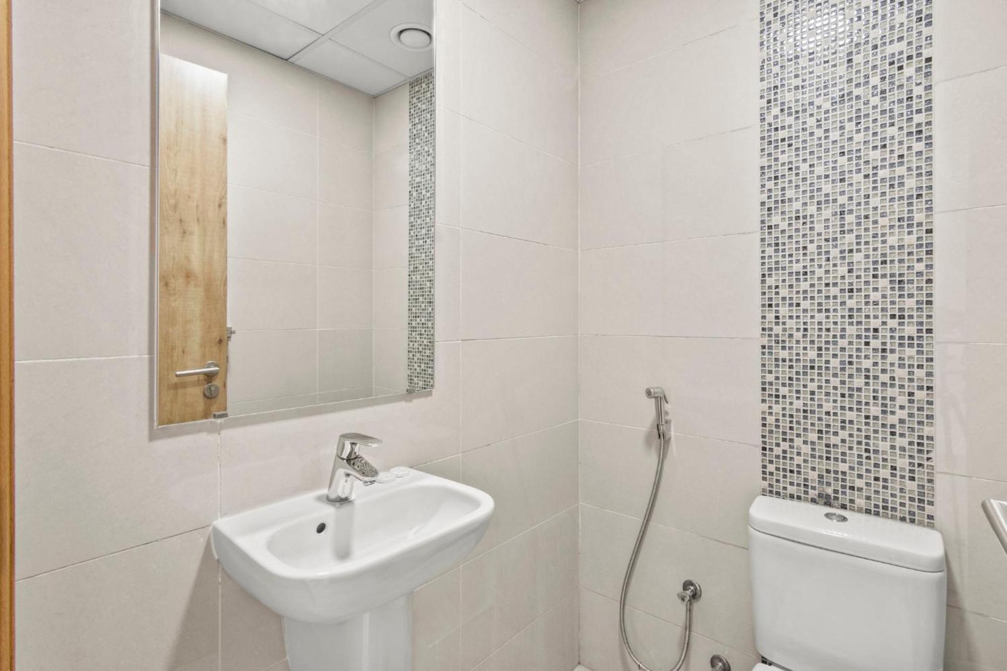 Lavish 2br With Charming Marina View