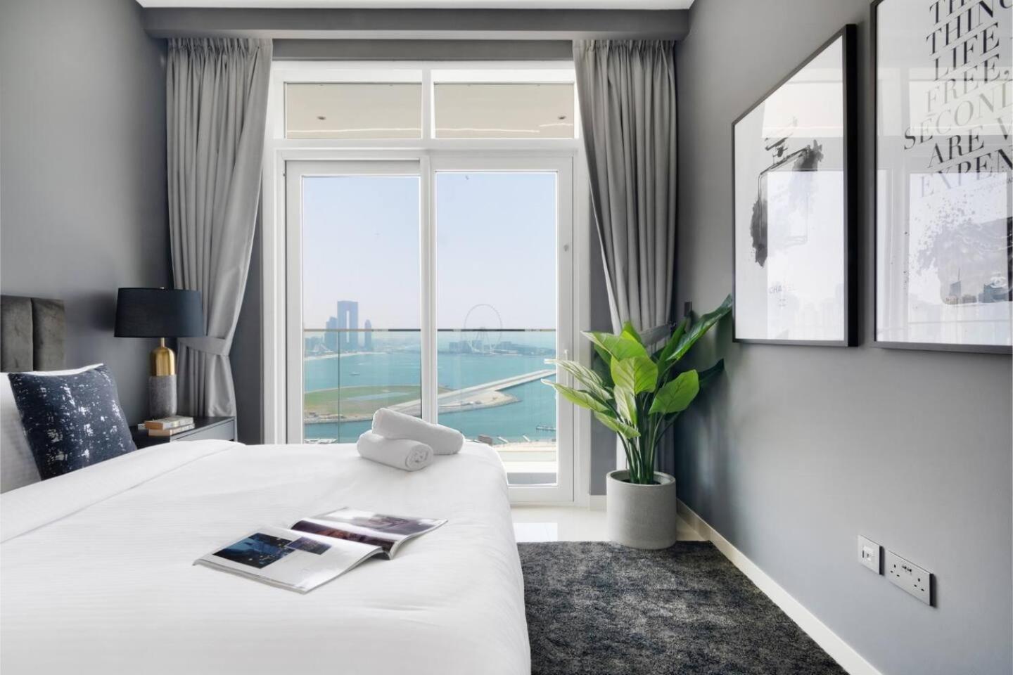 Marina Skyline View & Harbour Beachfront Appartement *
