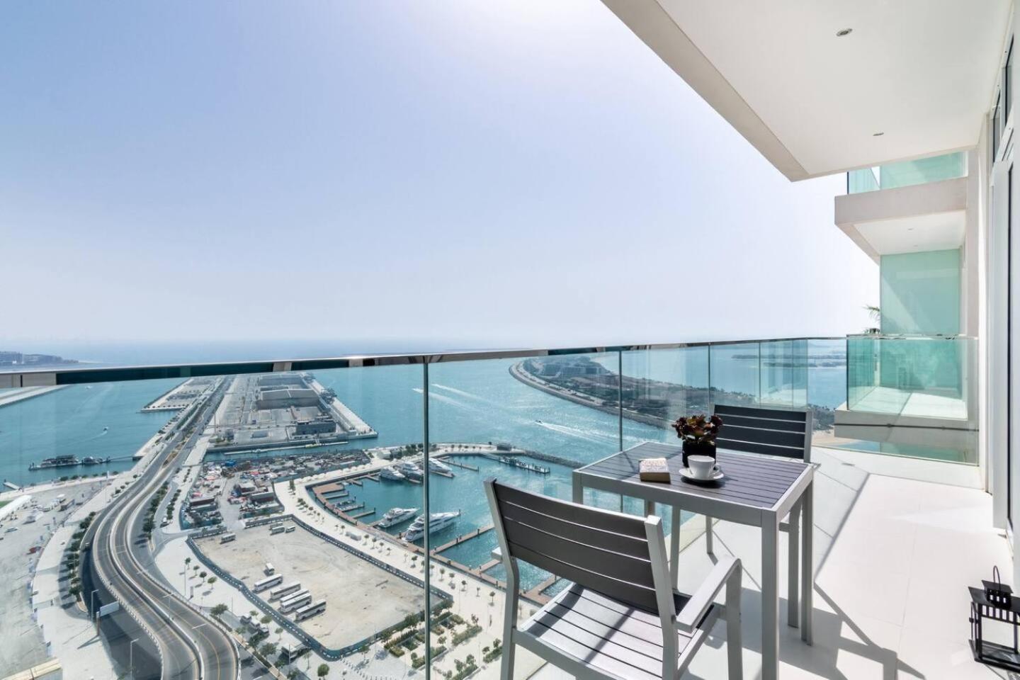 Marina Skyline View & Harbour Beachfront