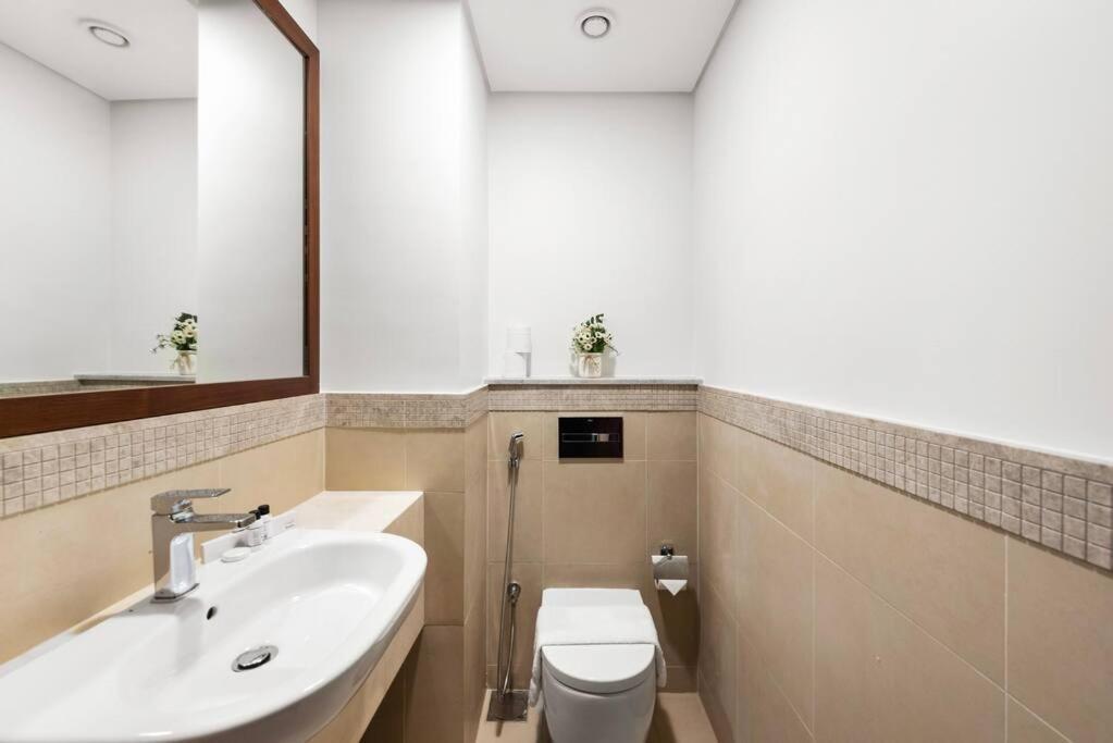 Apartemen First Class 1br Beautifully Furnished *