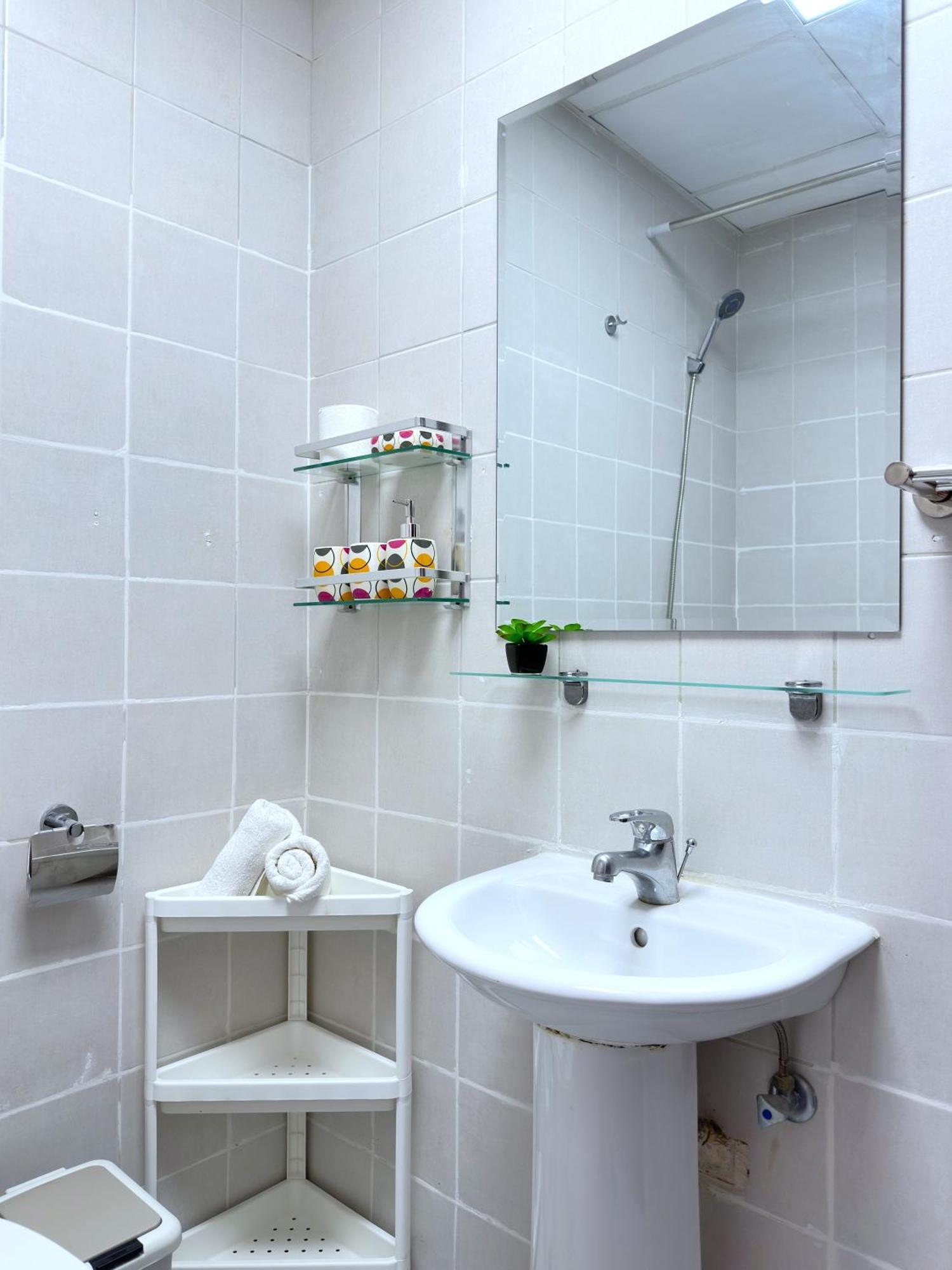 Lxury Brand New W/ Balcony And Marina View Apartment *