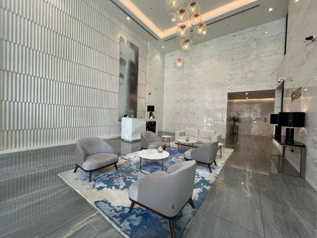 2br In Jumeirah Living Marina Gate *
