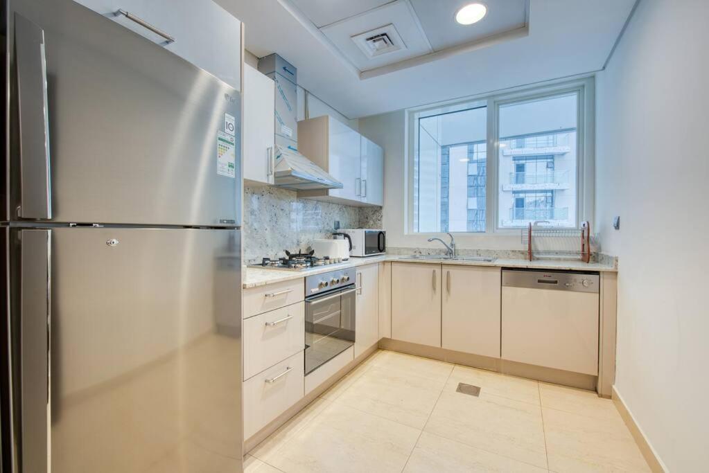 1br + Maid In Downtown