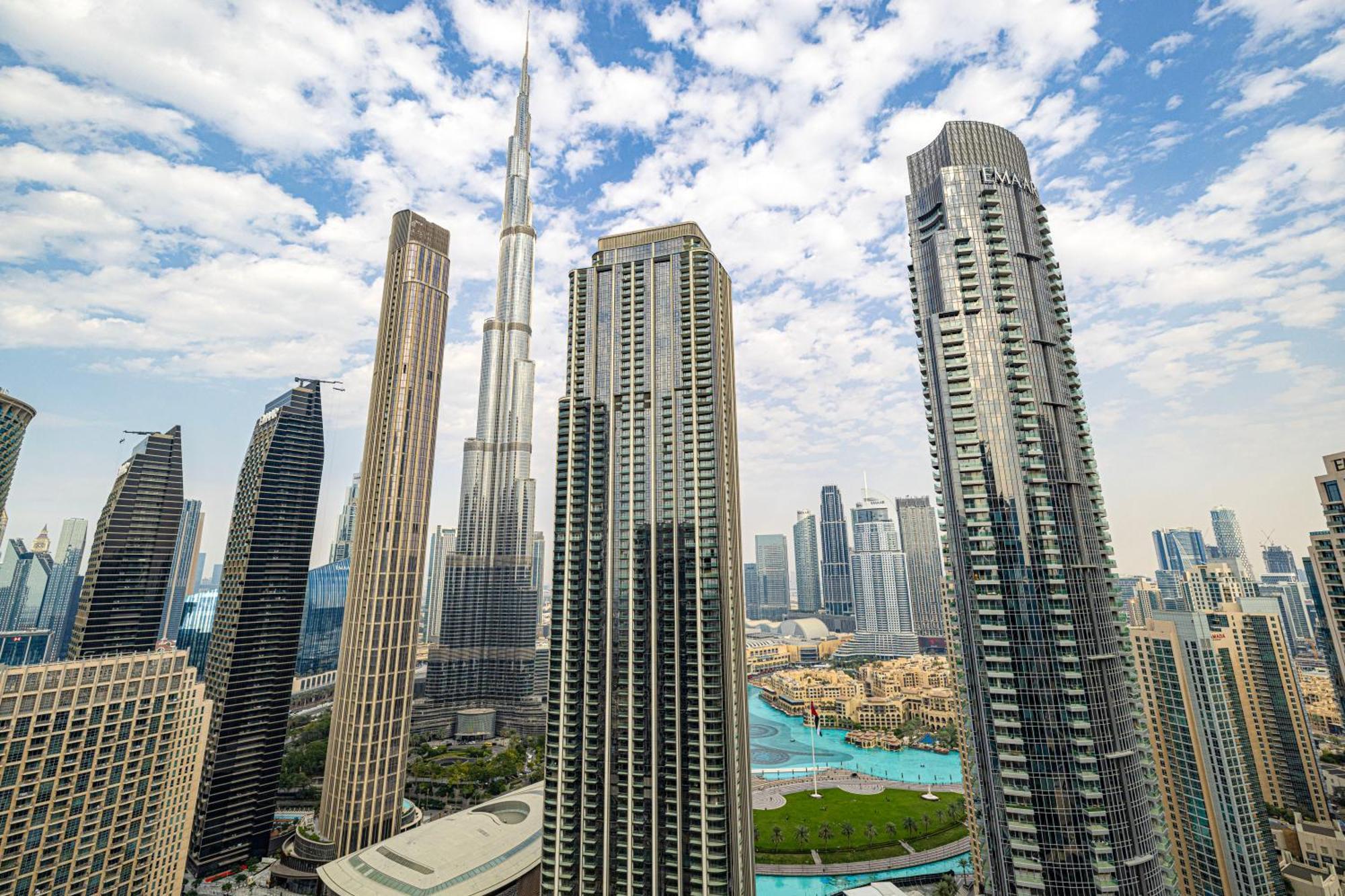 Apartemen Magnificent - Luxurious 3 Bedroom With The Burj Khalifa View *