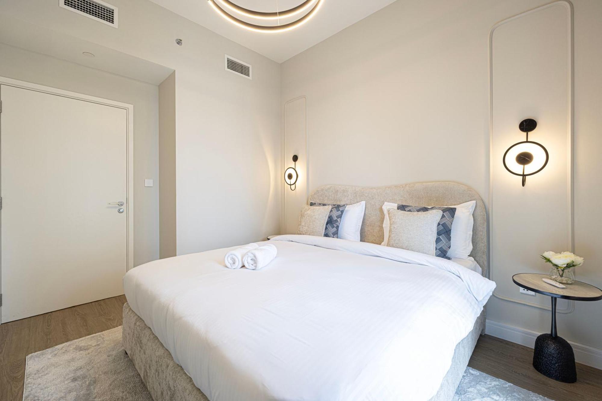 Magnificent - Luxurious 3 Bedroom With The Burj Khalifa View Dubai