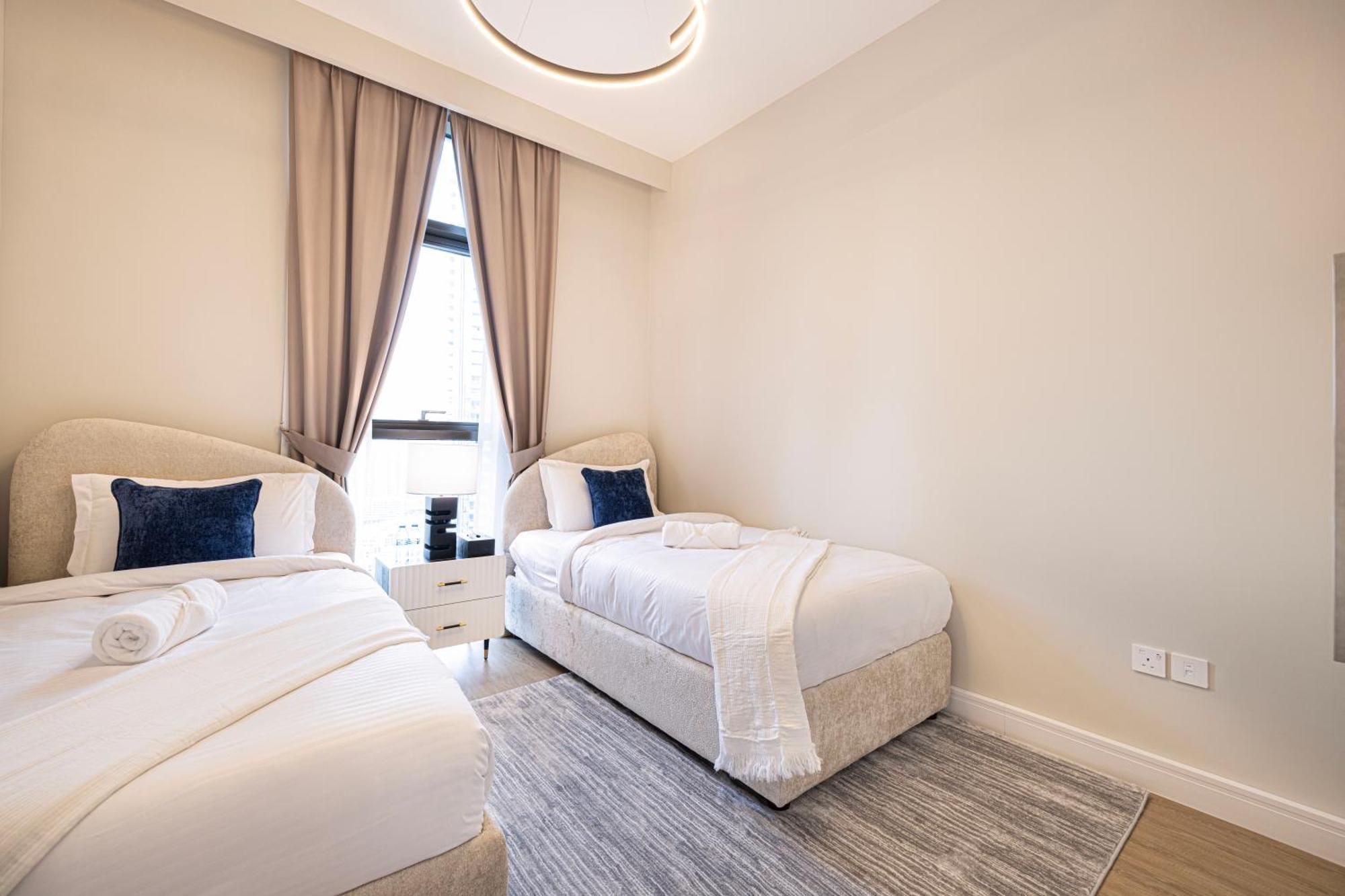 Magnificent - Luxurious 3 Bedroom With The Burj Khalifa View *
