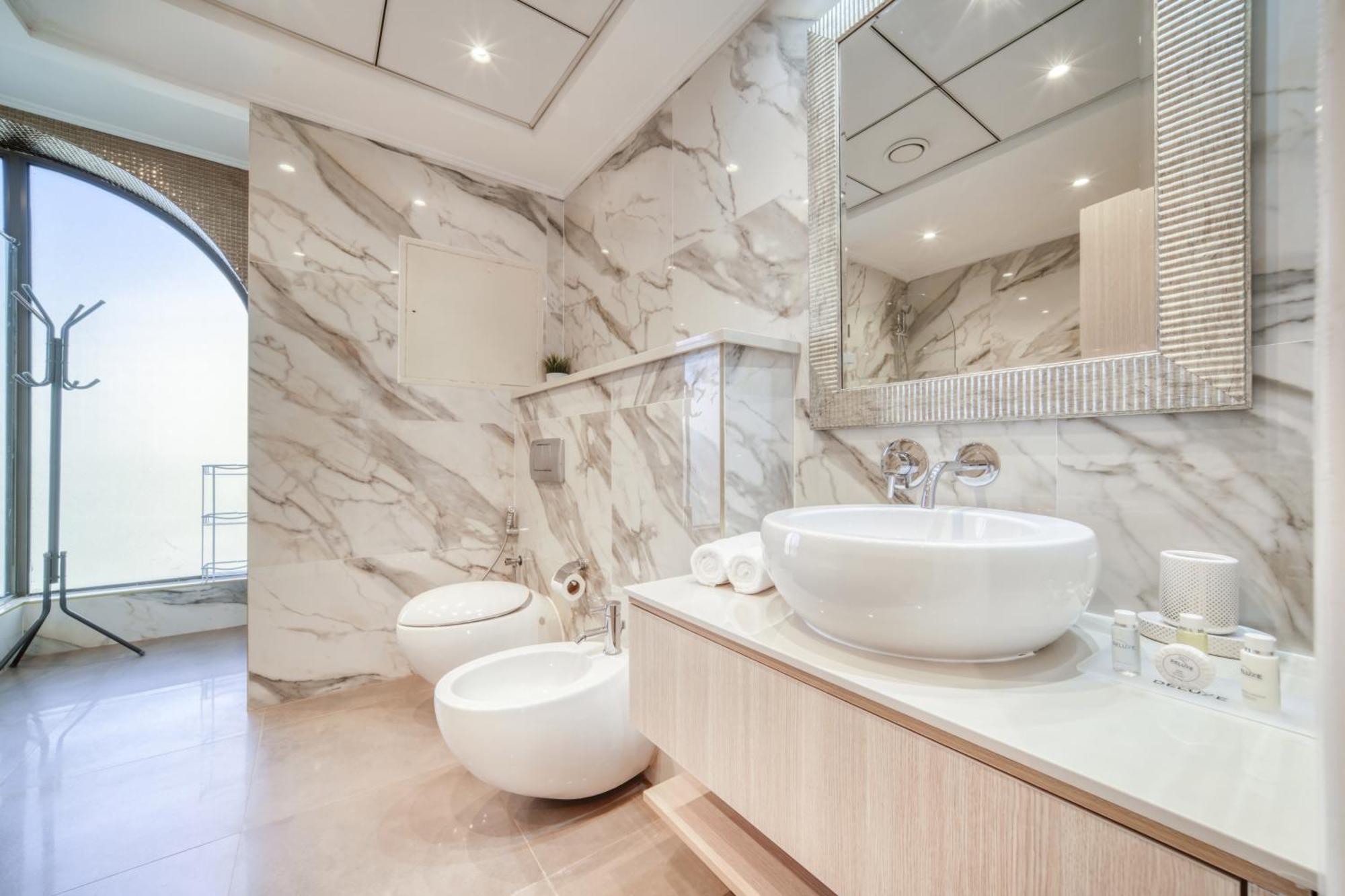 Luxurious 4 Bedroom Duplex With Terrace & Sea View Appartamento *