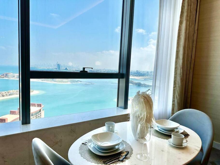 Luxury In High Floor Full Sea View In The Palm Tower Plam Jumeirah Apartemen Dubai