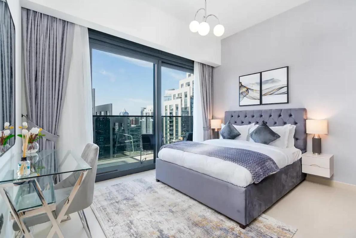 Apartemen Mystic - Act One Tower Dubai
