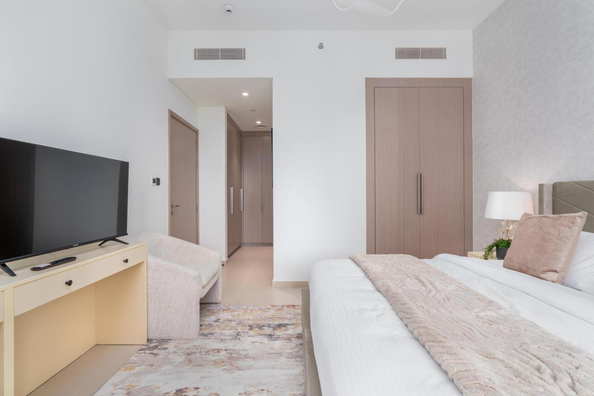 Mystic - Act One Tower Apartemen Dubai