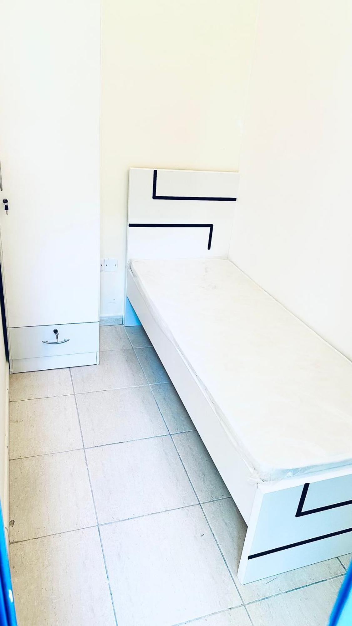 Private, Calm, Quiet & Cozy Partition In Al Barsha, Séjour chez l'habitant