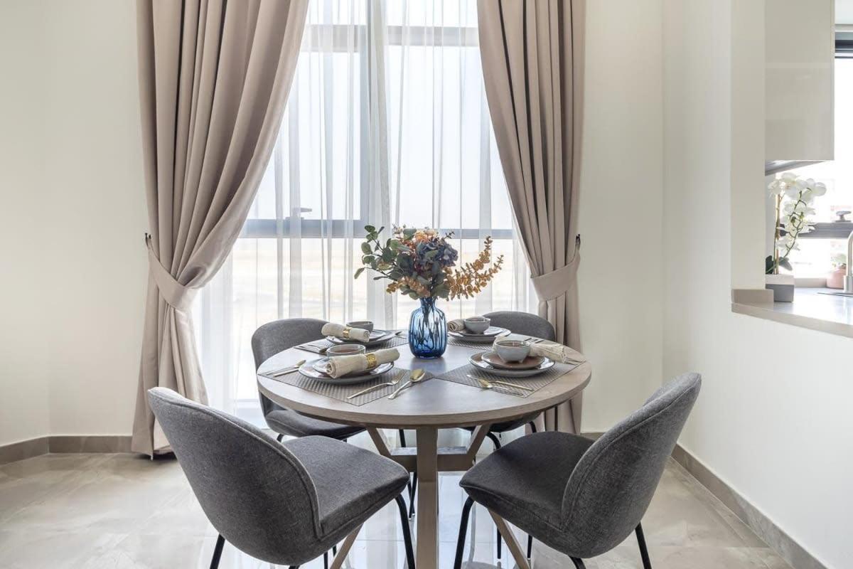 Frank Porter - Majestique Apartament