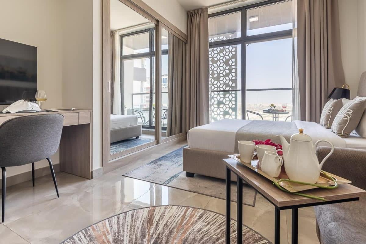 Frank Porter - Majestique Apartment Dubai