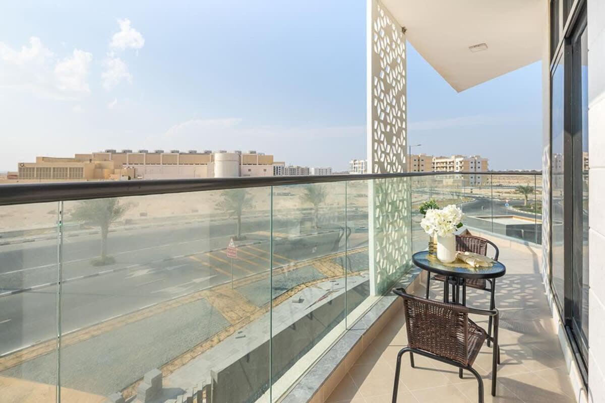 Frank Porter - Majestique Apartament Dubai