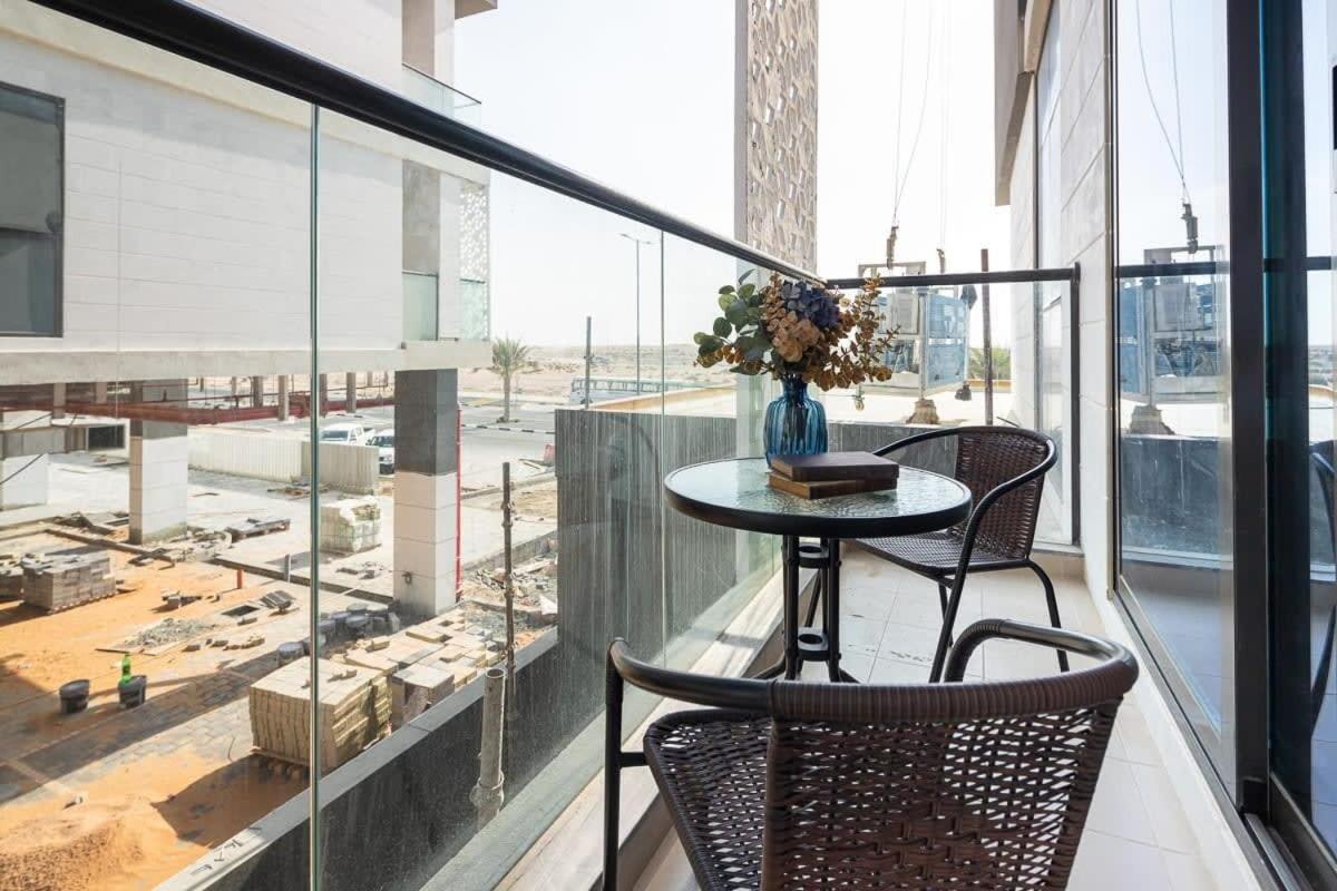 Frank Porter - Majestique 2 Apartment Dubai