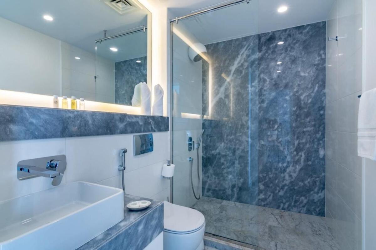 Apartment Silkhaus Modern 1bdr With Canal View By In Business Bay Dubai