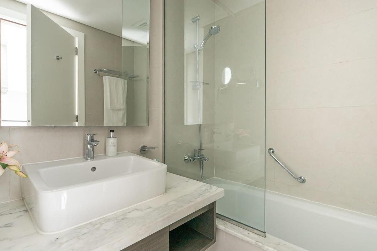 Frank Porter - Damac Prive Appartement *