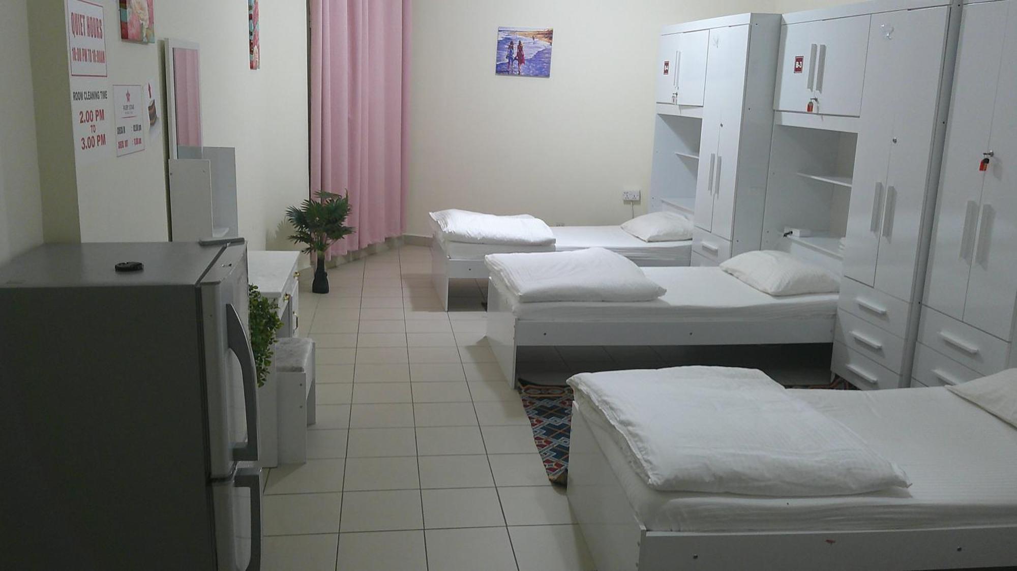 Ruby Star For Female -4 R-1 Hostal Dubái
