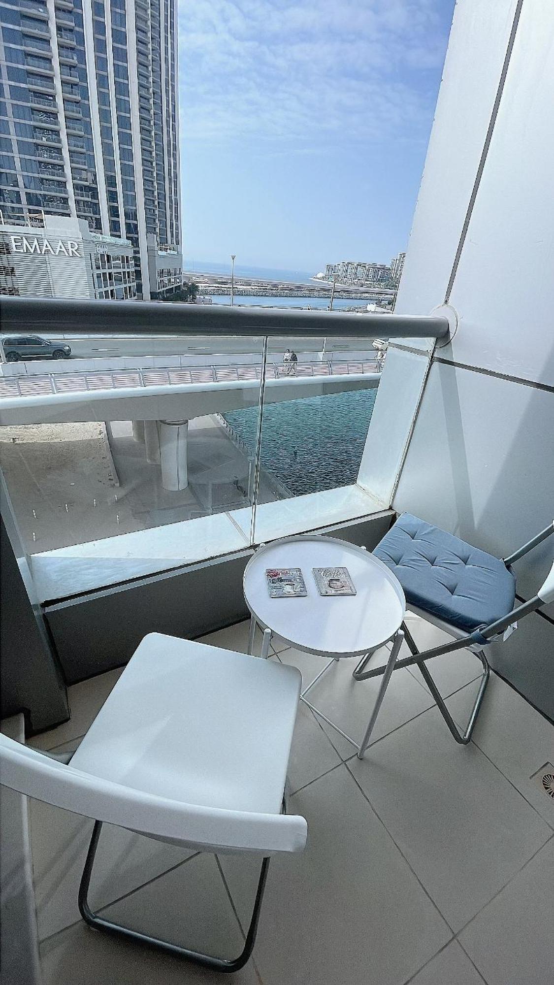 Bright & Cozy 1 Bedroom Canal View In Marina Apartamento Dubái
