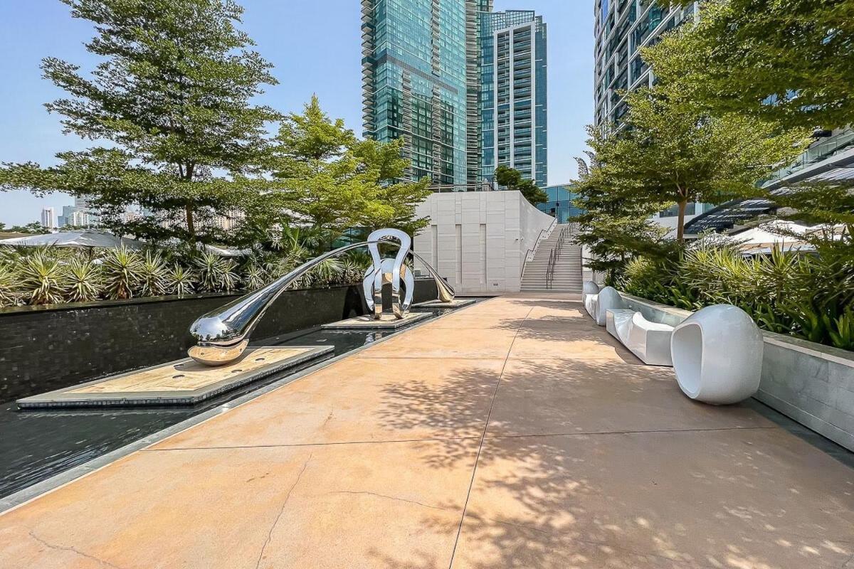 Frank Porter - The Address Jbr Dubaï