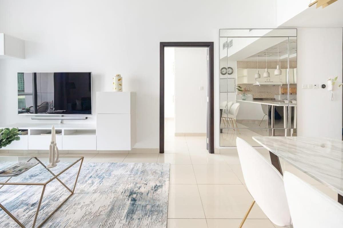 Frank Porter - The Atlantic Tower Appartement