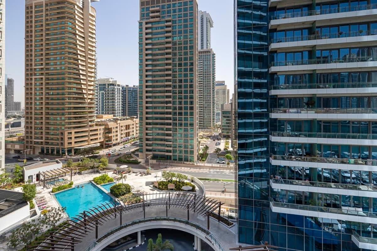Frank Porter - Silverene Tower B Appartement